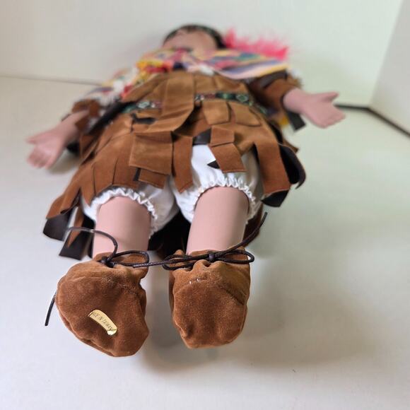 Vintage 16" Native American Style Doll Hard Plastic Taiwan w/ Moccasins & Shawl - Picture 11 of 13